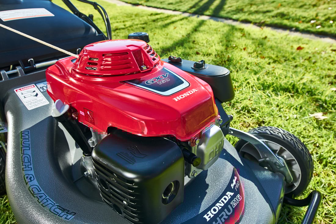 HRU216-KEY-FEATURES-4-Stroke-3.jpg