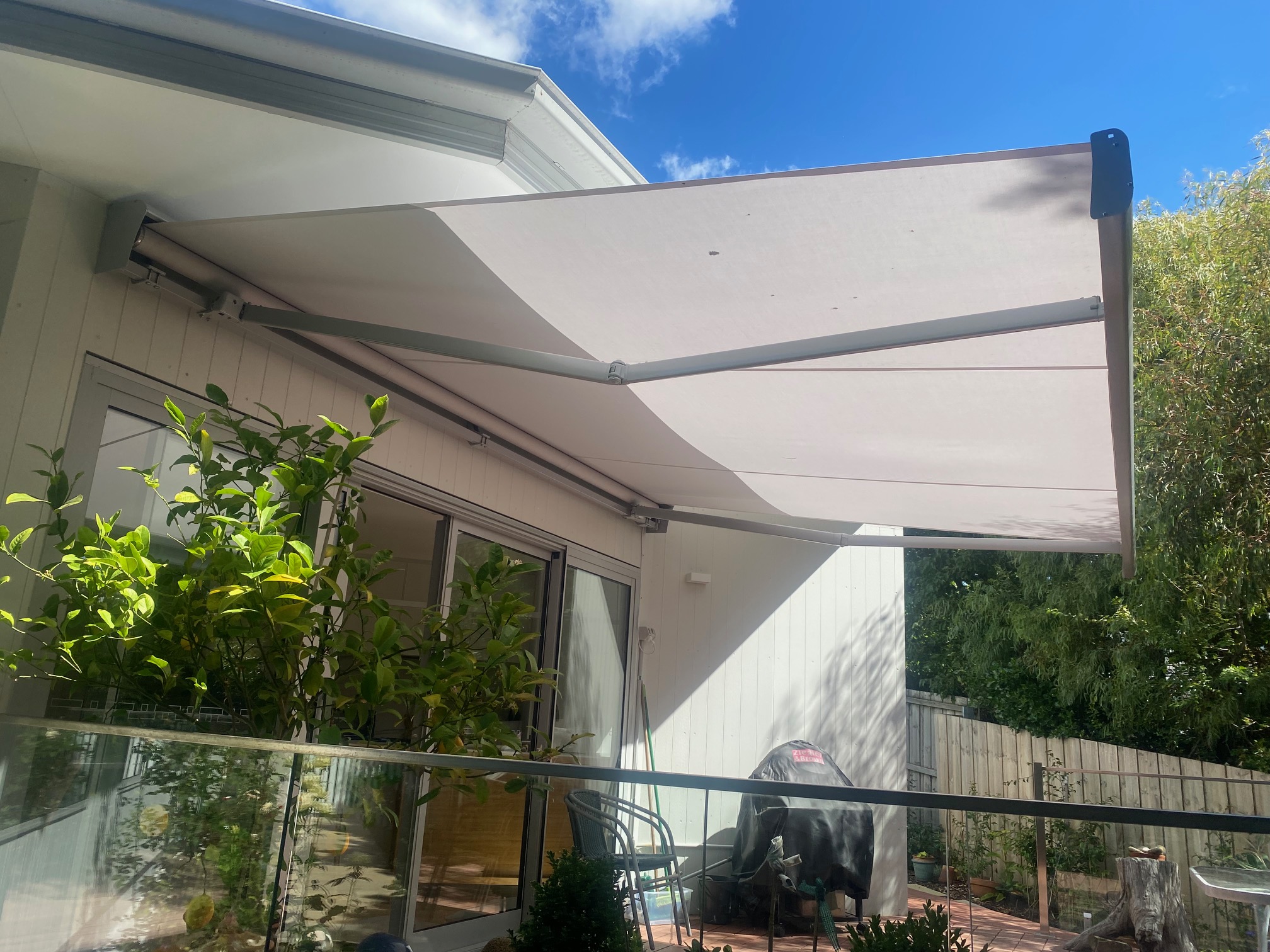 Semi-Cassette-Folding-Arm-Awning-Sandy-Bay.jpg
