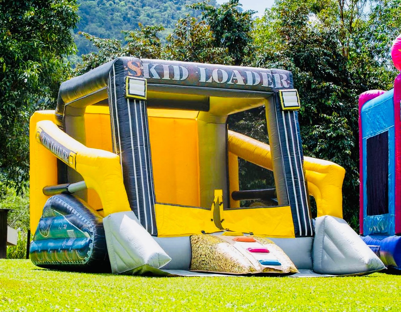 Jumping-Jims-Cairns-Jumping-Castle-Hire-WEB-RES-135-of-244-1-2.jpeg