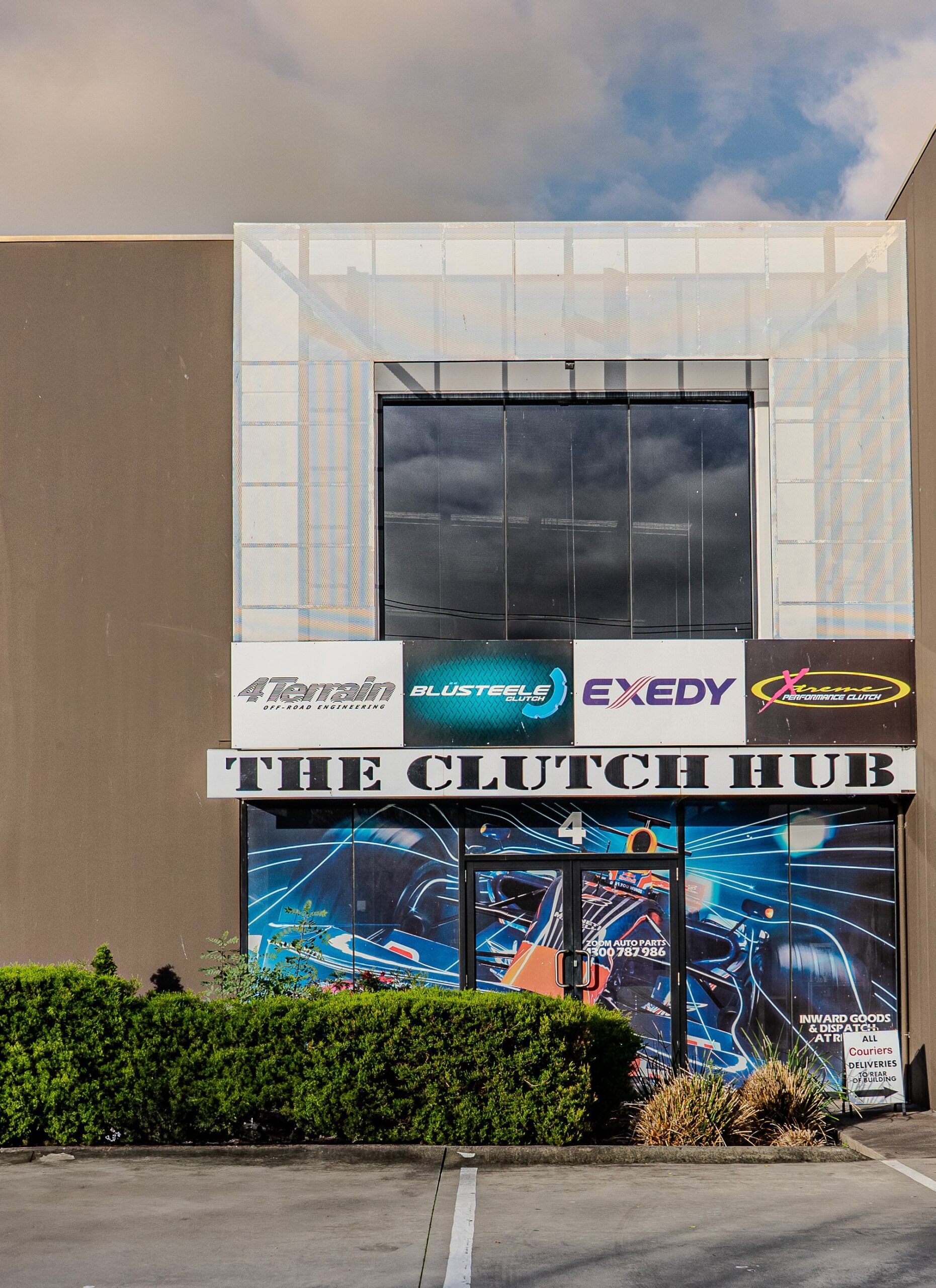 TheClutch-02.jpg