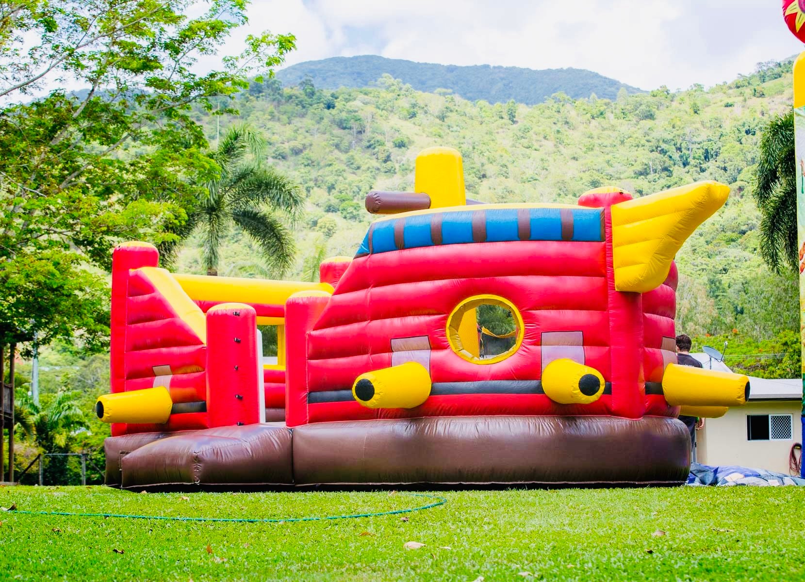 Jumping-Jims-Cairns-Jumping-Castle-Hire-WEB-RES-150-of-244-1.jpeg