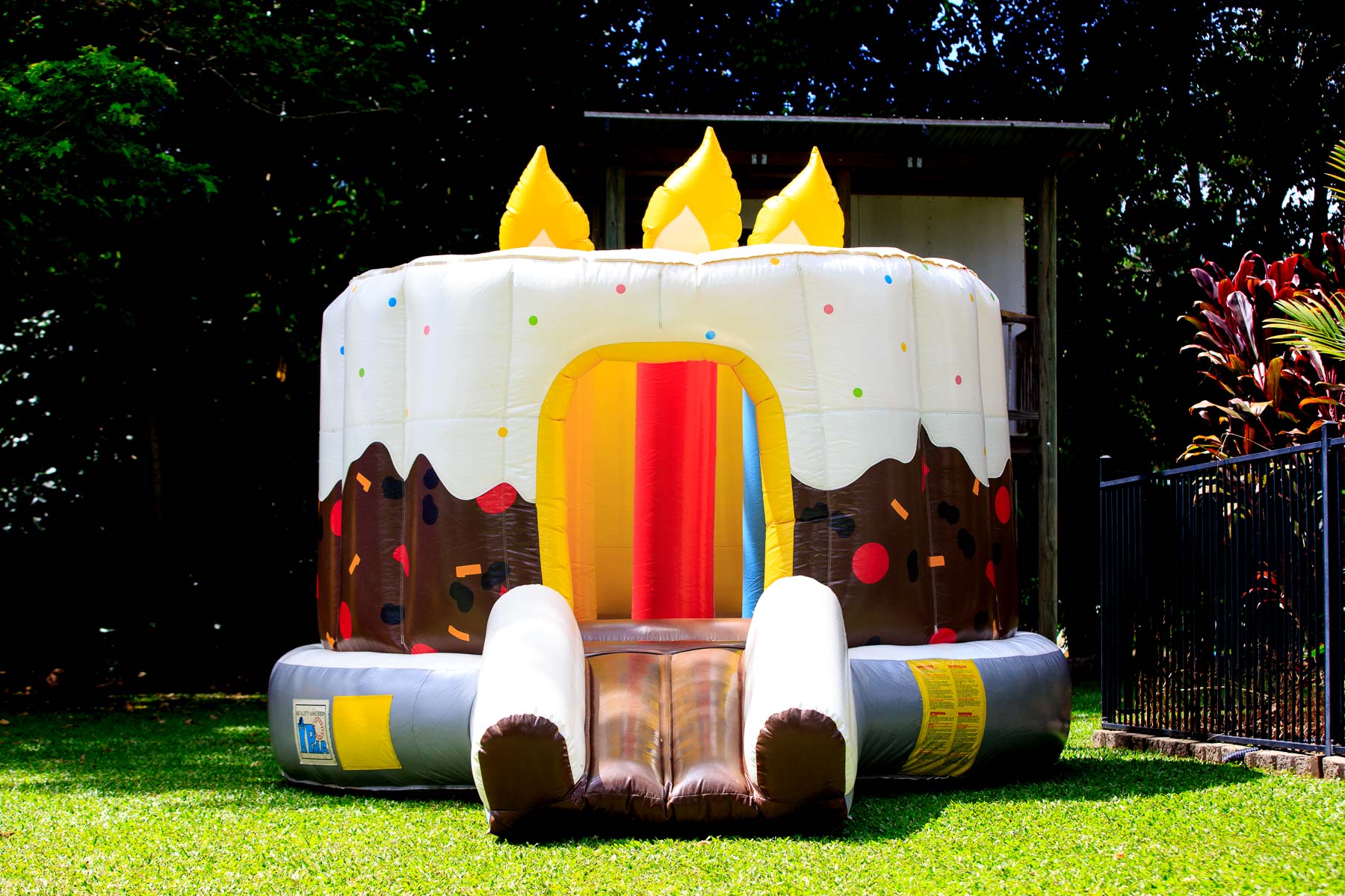 jumping-jims-cairns-jumping-castle-hire-web-res-43-of-244.jpeg