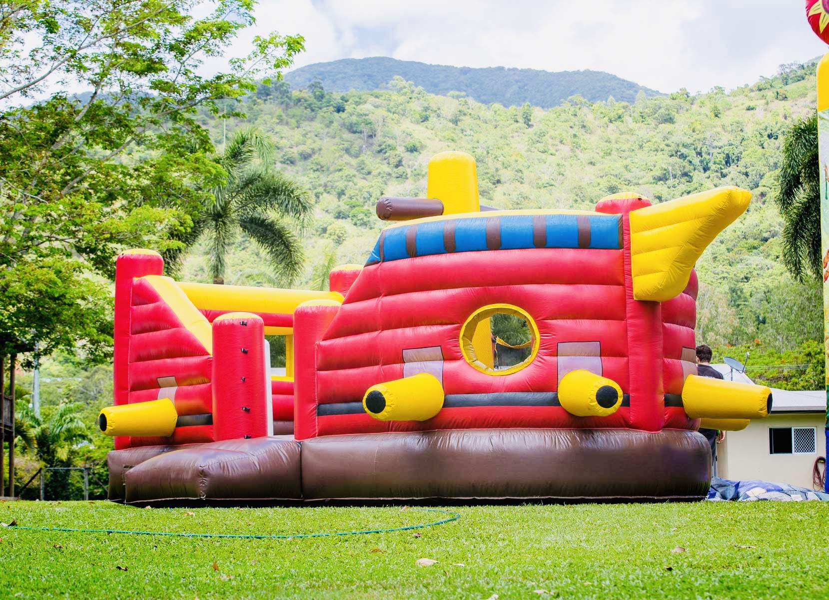 Jumping-Jims-Cairns-Jumping-Castle-Hire-WEB-RES-150-of-244-1.jpeg
